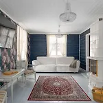 Maalaishuvila Wanha Virkailija Iittala Villa *