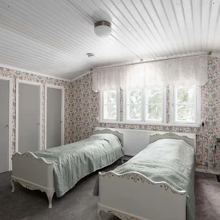 Villa Maalaishuvila Wanha Virkailija Iittala