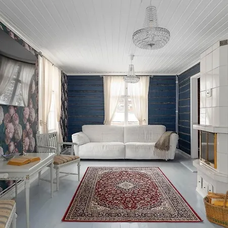 Maalaishuvila Wanha Virkailija Iittala Villa *