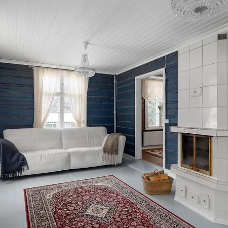 Maalaishuvila Wanha Virkailija Iittala Villa Hameenlinna