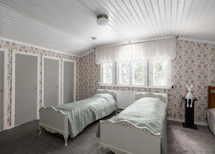 Villa Maalaishuvila Wanha Virkailija Iittala