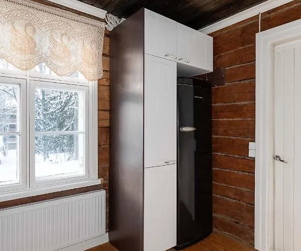 Maalaishuvila Wanha Virkailija Iittala Villa *